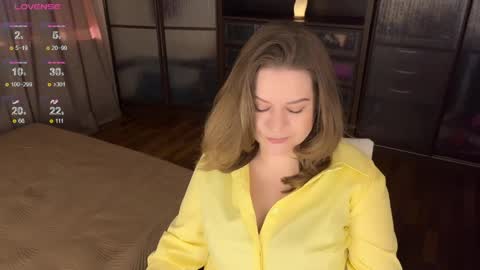 Snapshot of helenbonham chatting on March 29, 5:29 am Helena Bonham online show from March 29, 5:29 am