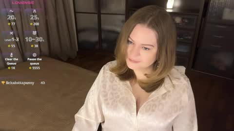 Snapshot of helenbonham chatting on April 14, 3:45 am Helena Bonham online show from April 14, 3:45 am