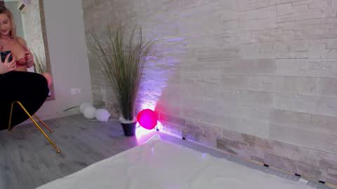 Helen online show from March 13, 6:20 am