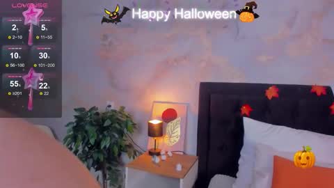 Snapshot of helendanvers chatting on October 31, 3:07 am helendanvers online show from October 31, 3:07 am