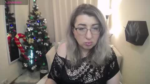 helenenigma online show from December 19, 7:43 pm