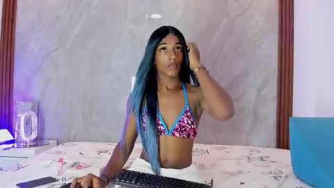 helenjhons online show from January 8, 6:43 pm