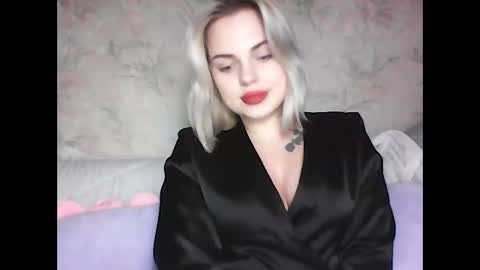 Snapshot of helga_now chatting on March 5, 7:17 pm helga_now online show from March 5, 7:17 pm