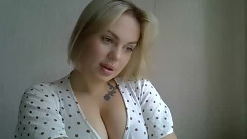Snapshot of helga_now chatting on October 14, 9:10 am helga_now online show from October 14, 9:10 am