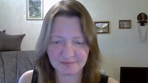 Snapshot of helgacharming chatting on July 10, 2:49 am helgacharming online show from July 10, 2:49 am