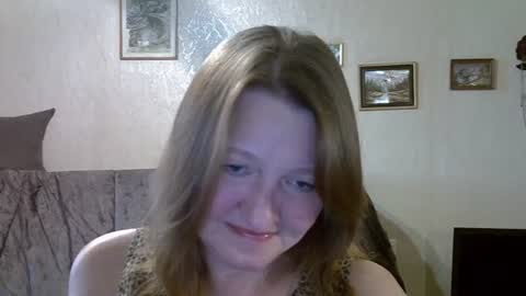 Snapshot of helgacharming chatting on August 6, 4:20 pm helgacharming online show from August 6, 4:20 pm