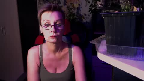Snapshot of helgahimmele chatting on June 2, 9:06 pm Helga online show from June 2, 9:06 pm