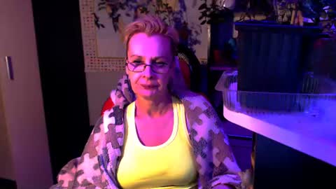 Snapshot of helgahimmele chatting on June 10, 6:40 pm Helga online show from June 10, 6:40 pm