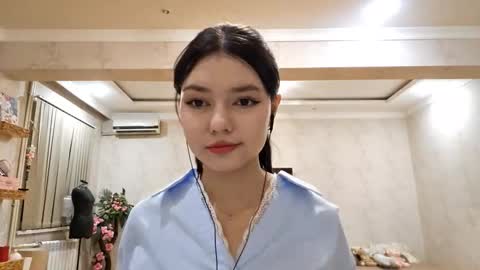 Snapshot of helgakraszewski chatting on November 19, 5:02 pm Alice online show from November 19, 5:02 pm