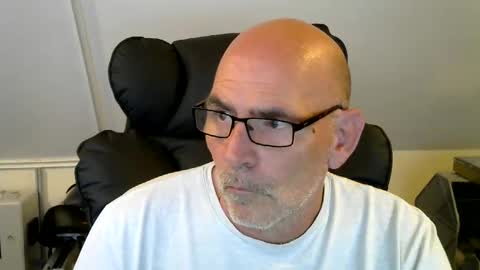 Snapshot of helikev26 chatting on June 5, 8:47 pm helikev26 online show from June 5, 8:47 pm