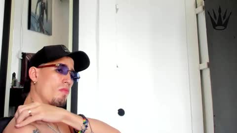 Snapshot of hell_boy66 chatting on October 28, 6:32 pm Eros online show from October 28, 6:32 pm