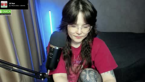 Red online show from October 27, 8:02 pm