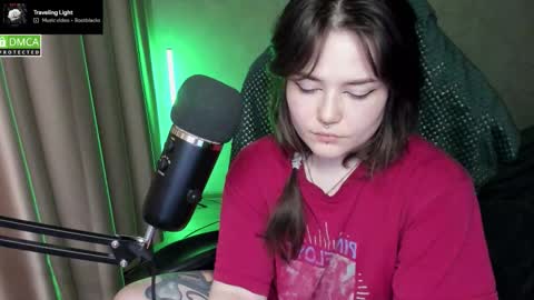 Red online show from February 12, 8:15 pm