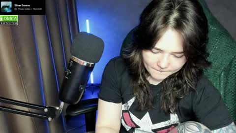 Snapshot of hell_hotline chatting on May 26, 7:54 pm Red online show from May 26, 7:54 pm