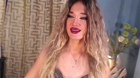 Snapshot of hellatarahathor chatting on February 3, 7:57 am hellatarahathor online show from February 3, 7:57 am