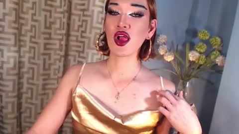 Snapshot of hellatarahathor chatting on February 23, 9:28 am hellatarahathor online show from February 23, 9:28 am