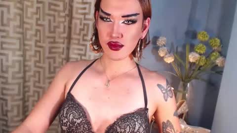 Snapshot of hellatarahathor chatting on February 25, 8:24 am hellatarahathor online show from February 25, 8:24 am