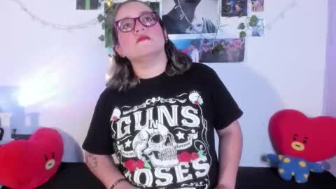 hellen online show from November 3, 2:24 am