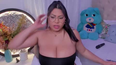 Snapshot of hellenamazing chatting on March 6, 5:04 am hellenamazing online show from March 6, 5:04 am