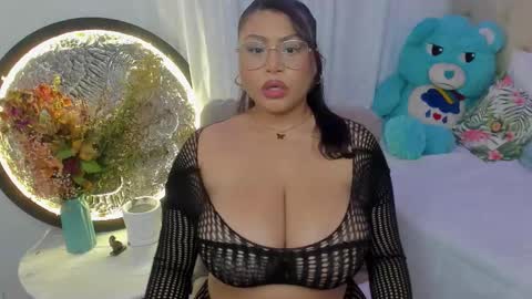 Snapshot of hellenamazing chatting on March 10, 4:28 am hellenamazing online show from March 10, 4:28 am