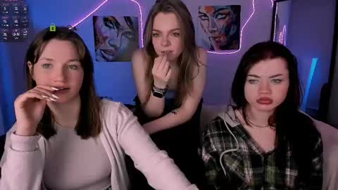 Snapshot of helli_belli chatting on February 3, 2:53 am Helli online show from February 3, 2:53 am