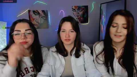 Snapshot of helli_belli chatting on February 7, 8:12 pm Helli online show from February 7, 8:12 pm