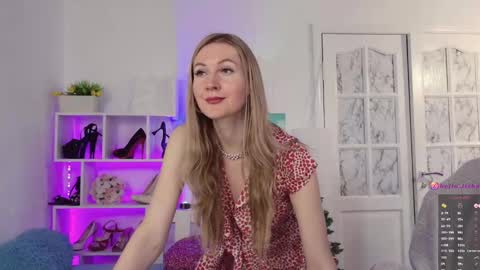 Alisia  Monday to Friday from 10 am to 4 pm GMT 2 online show from December 18, 8:31 am