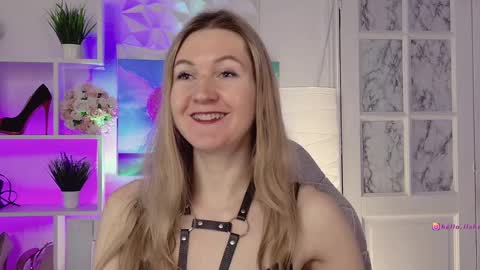 Alisia  Monday to Friday from 10 am to 4 pm GMT 2 online show from January 28, 8:04 am
