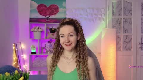 Alisia  Monday to Friday from 10 am to 4 pm GMT 2 online show from February 18, 8:05 am