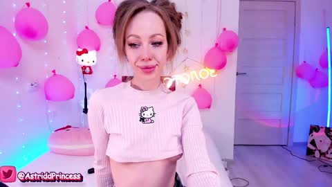 helloiamastrid online show from April 15, 7:48 am