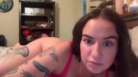 Snapshot of helloimallison69 chatting on July 22, 3:31 am helloimallison69 online show from July 22, 3:31 am
