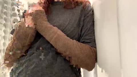 Snapshot of hellokitten123 chatting on January 13, 8:15 pm hellokitten123 online show from January 13, 8:15 pm