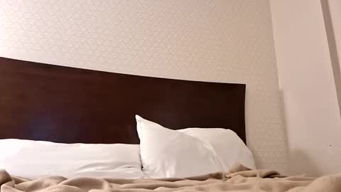 Snapshot of hellokitten123 chatting on April 2, 3:26 am hellokitten123 online show from April 2, 3:26 am