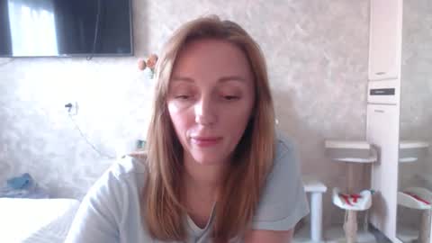 Snapshot of hellokittykaty chatting on April 30, 6:42 am Victory online show from April 30, 6:42 am