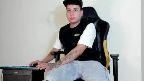 Star and Andy online show from November 16, 8:42 am