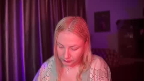 Snapshot of hellyriddle chatting on December 20, 7:15 am DeleteyourSadness online show from December 20, 7:15 am