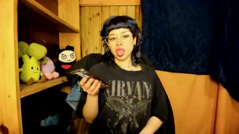 helokitkat online show from October 21, 1:17 am