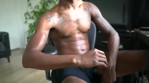 Snapshot of hendrixx89 chatting on May 20, 6:47 pm DrixxTheGod online show from May 20, 6:47 pm