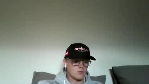 Snapshot of henrietje chatting on May 14, 7:09 pm henrietje online show from May 14, 7:09 pm