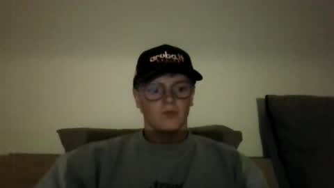 Snapshot of henrietje chatting on May 19, 10:27 pm henrietje online show from May 19, 10:27 pm