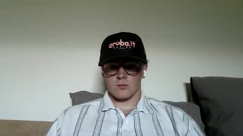 Snapshot of henrietje chatting on May 24, 1:27 pm henrietje online show from May 24, 1:27 pm