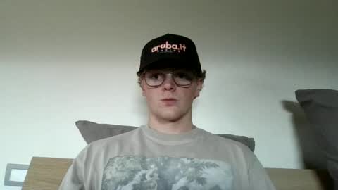 Snapshot of henrietje chatting on June 15, 6:21 pm henrietje online show from June 15, 6:21 pm