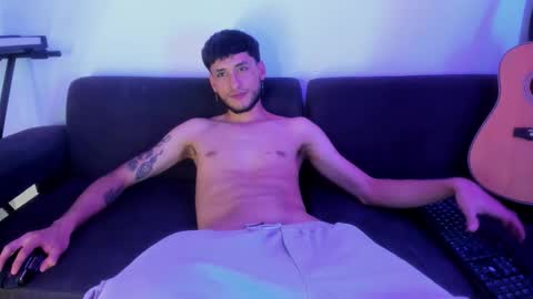 henrik_senn online show from December 2, 11:37 am