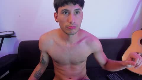 Snapshot of henrik_senn chatting on February 26, 8:35 am henrik_senn online show from February 26, 8:35 am