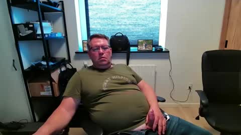 henrikrp1971 online show from April 23, 4:09 pm