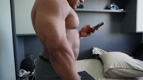 Henri online show from November 25, 7:03 pm