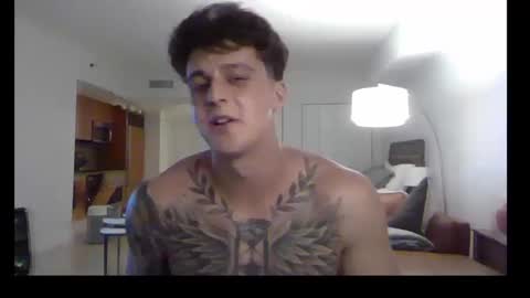Snapshot of henrydesanti chatting on September 13, 12:54 am henrydesanti online show from September 13, 12:54 am