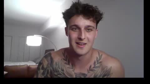 Snapshot of henrydesanti chatting on October 25, 2:19 am henrydesanti online show from October 25, 2:19 am