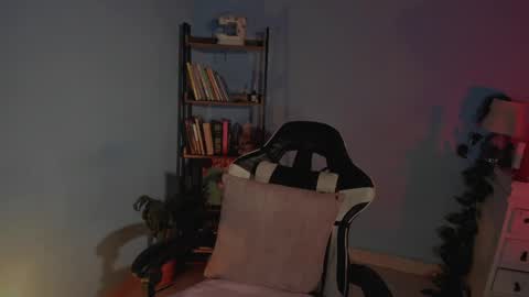 Hello I am Valentina independent Colombian model I love sensuality and pleasure welcome online show from April 16, 4:46 am