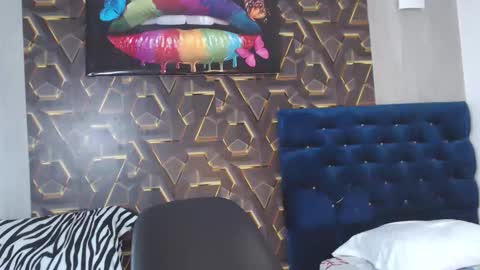 Snapshot of hera_divine chatting on October 1, 12:05 am HERA online show from October 1, 12:05 am